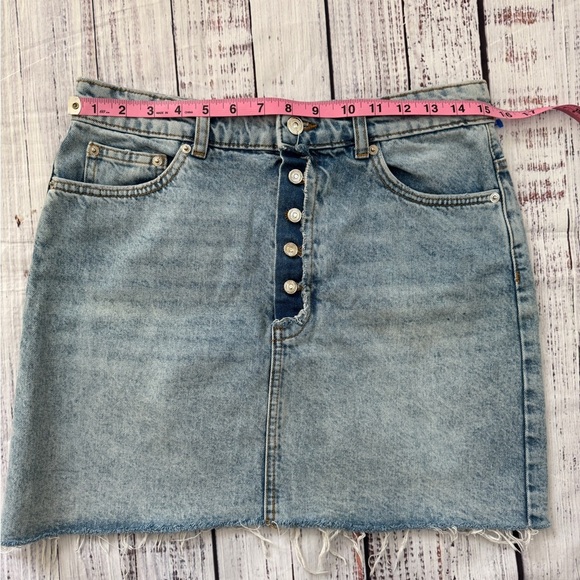 Zara denim skirt Size Medium Super Flattering - Picture 4 of 5